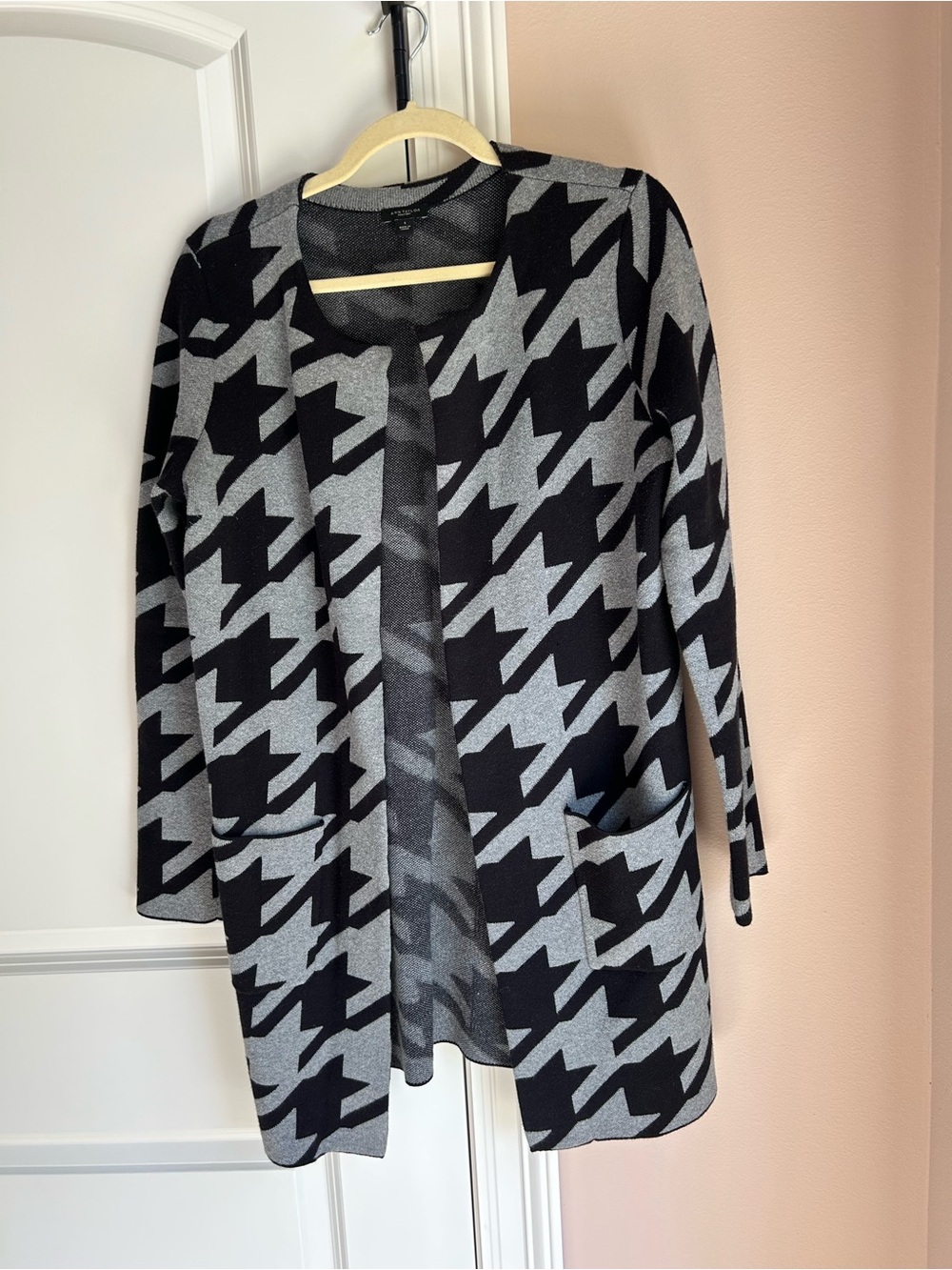 Ann Taylor Factory Black & Gray Knit Cardigan